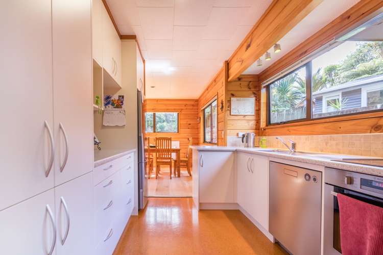 143 Woodlands Park Road Titirangi_8