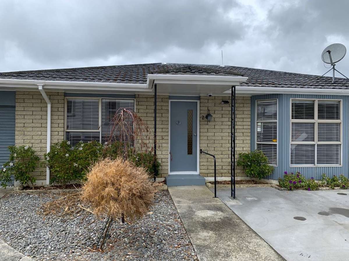 Warm, Welcoming, and Well-Located in Kensington 1