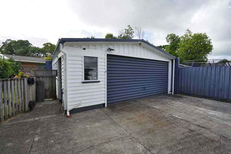 5 Manapouri Place Glenview_19