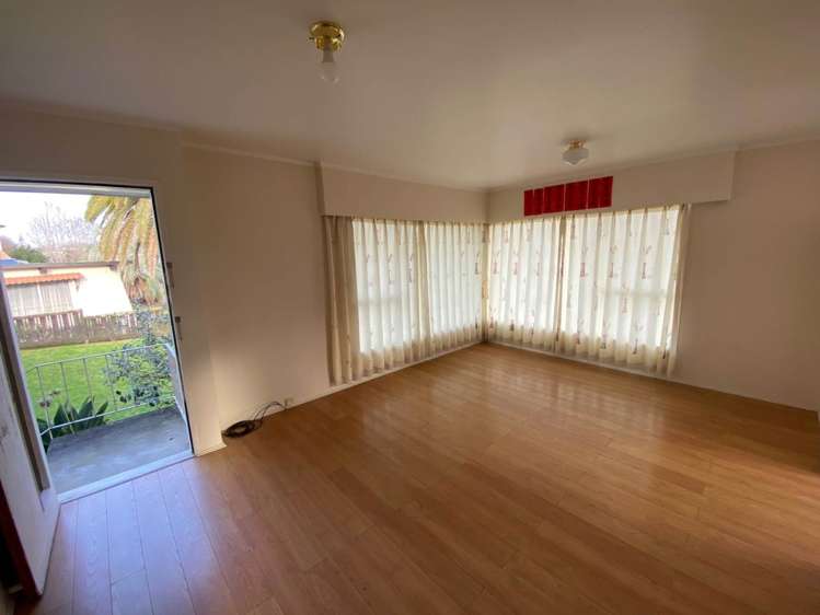 Hedge Row Sunnyhills_2