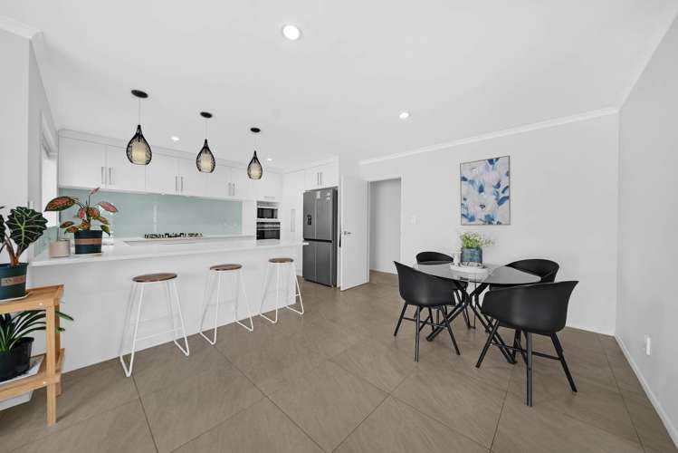 4 Iwinuku Crescent Wattle Downs_6
