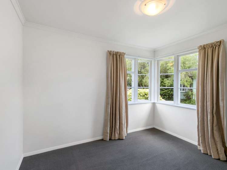 8 Faulke Avenue Wainuiomata_10