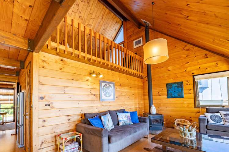 189 Ocean View Road Oneroa_40