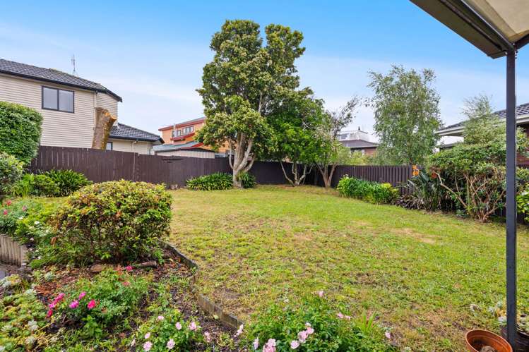33 Voltaire Court Botany Downs_25