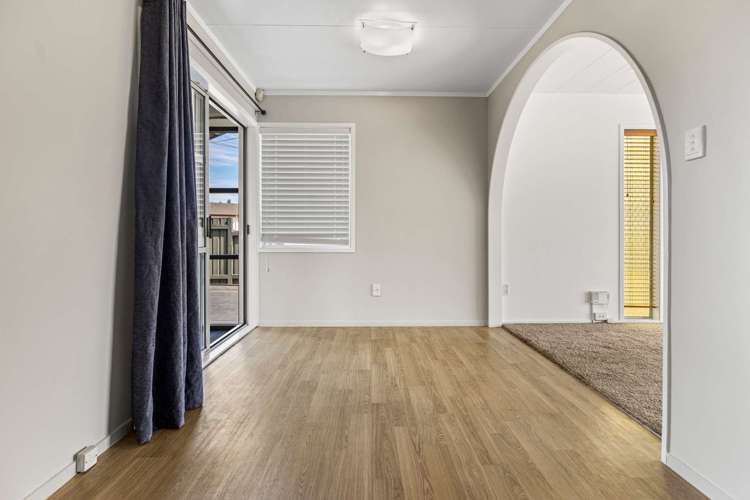 12 Alison Street Mangakakahi_10