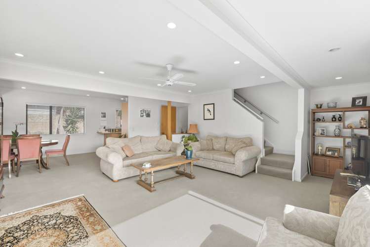 2/94a Coronation Road Hillcrest_12