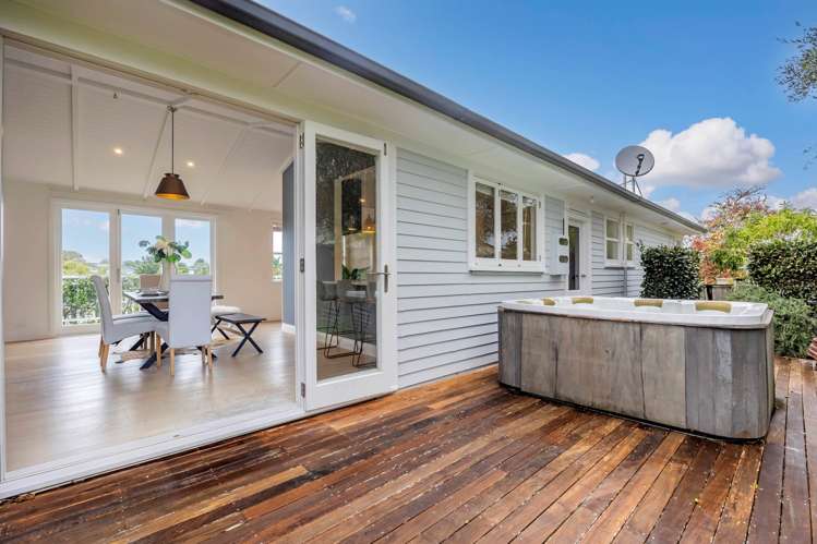 12 Bayside Avenue Te Atatu South_5