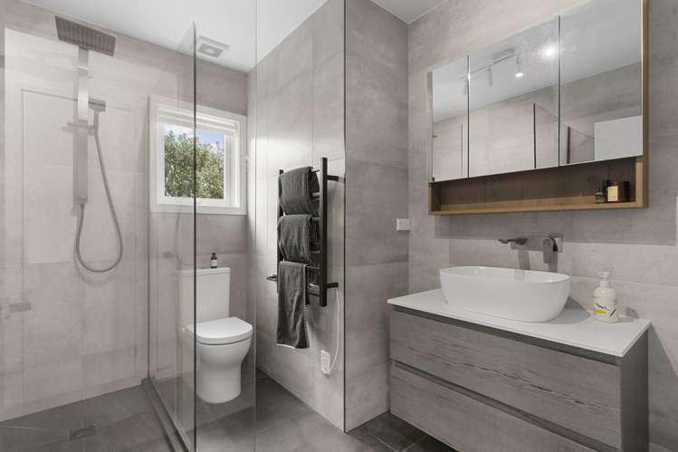 2/16 Rangitoto Terrace Milford_7