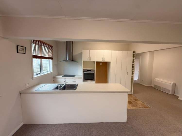 B/23 Royal Crescent Saint Kilda_2