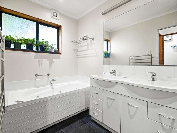 35 Coolock Crescent Waverley_14