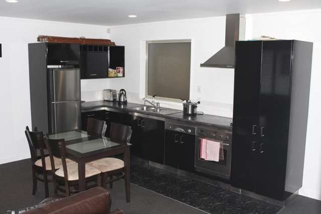 13/8 Rendall Place Eden Terrace_2