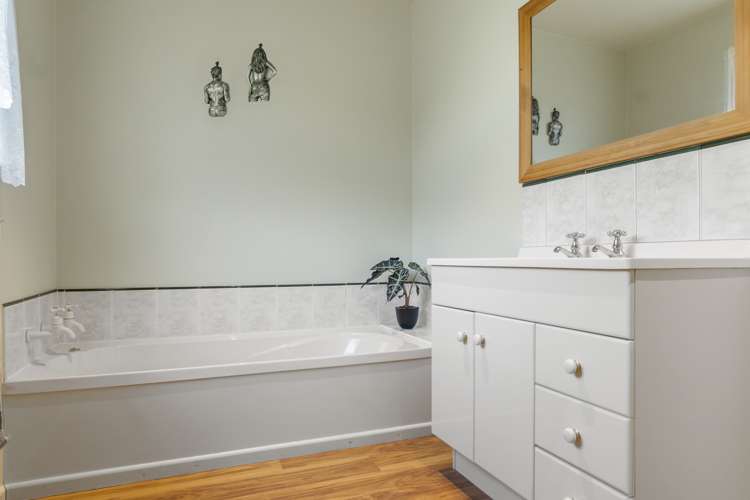 14 Orpington Place Stoke_18