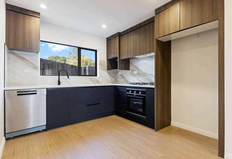 2 & 3/142 Great South Road Manurewa_9