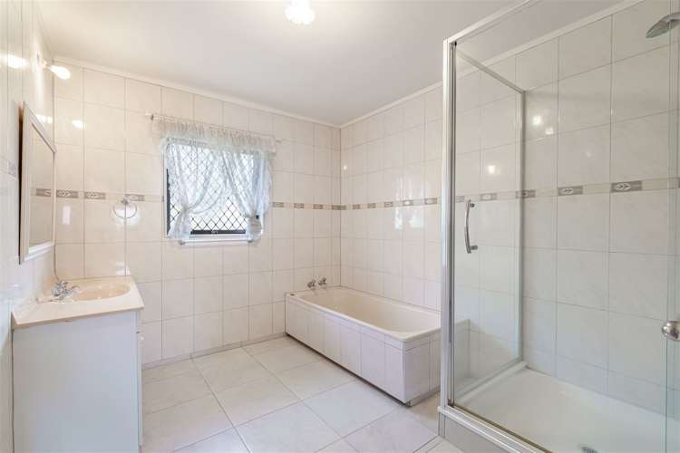 31 Petrel Place Massey_15