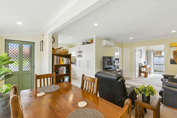 5/17 Redwood Close Paraparaumu_1