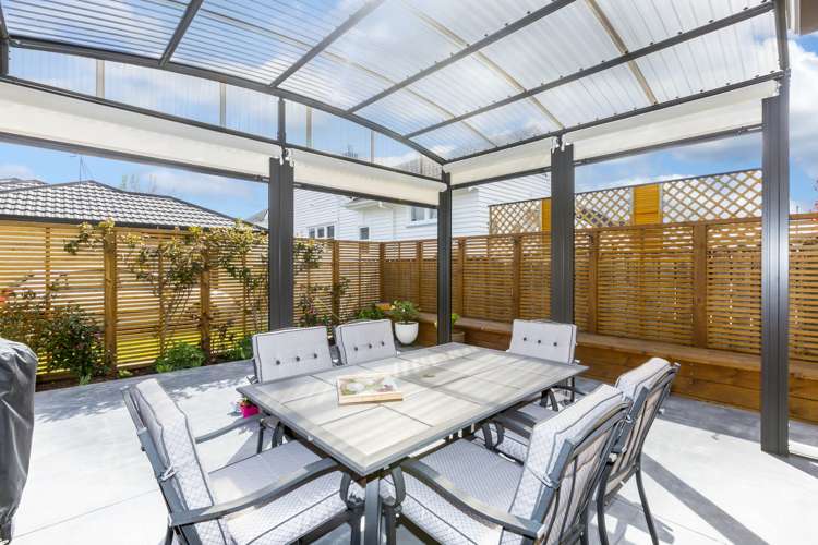 8a Savage Crescent Upper Hutt_14