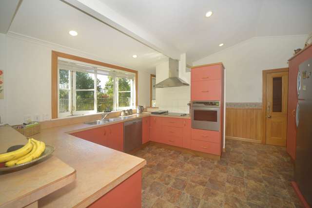 56 County Road Otaki_2