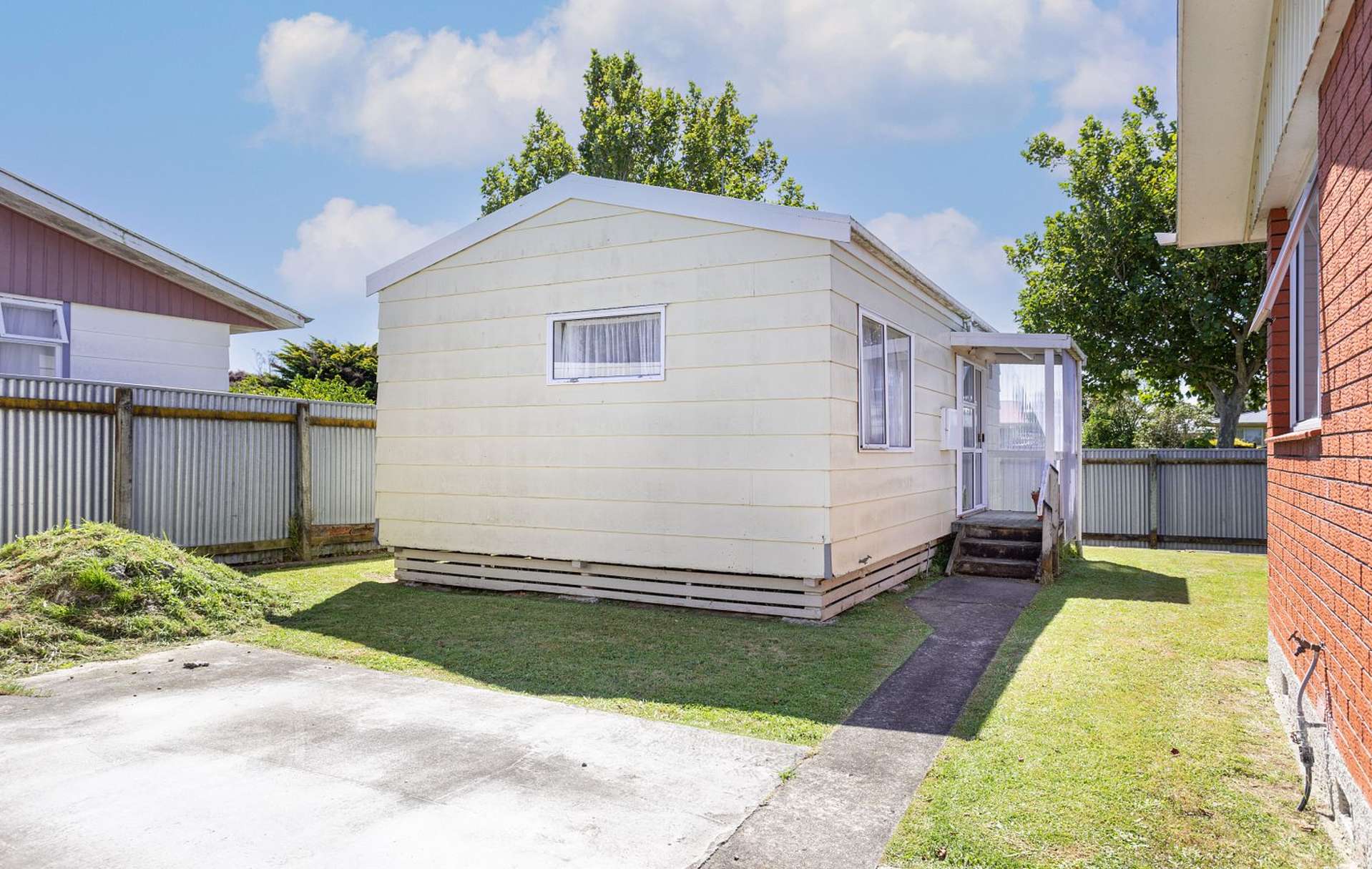 Granny Flat/32 Robinson Crescent Westbrook_0