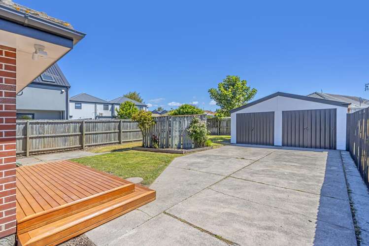 1 & 2/25 Hills Road Edgeware_11