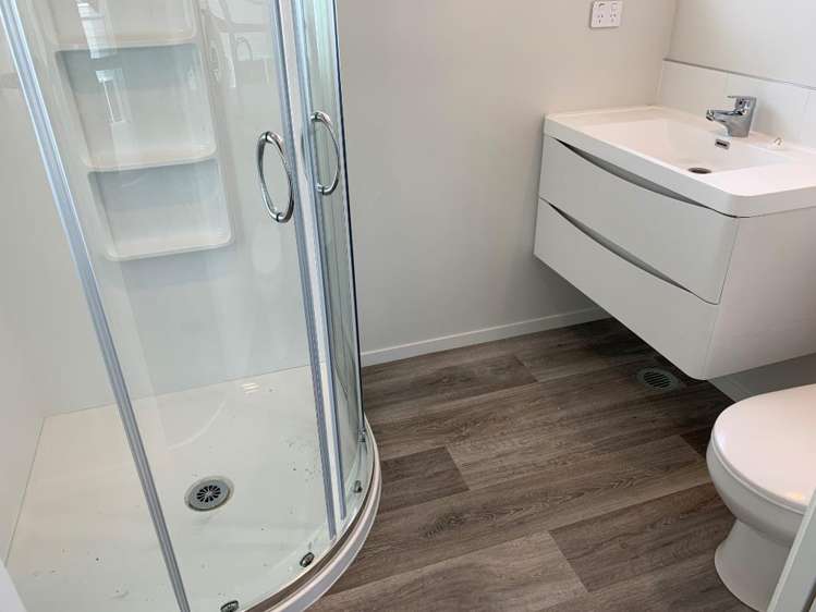2/58 Wellington Street Hamilton East_4