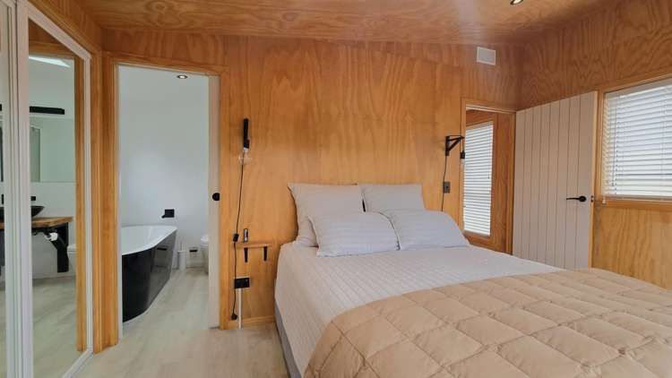 11 The Strand Okarito_12