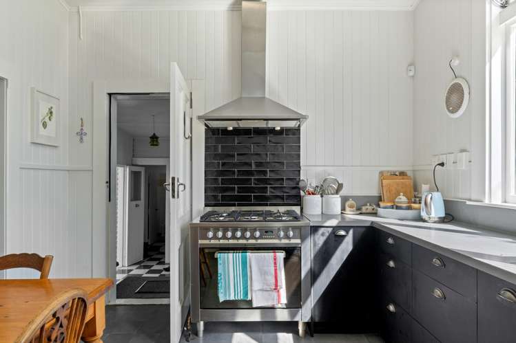 91 Iranui Road Inner Kaiti_16