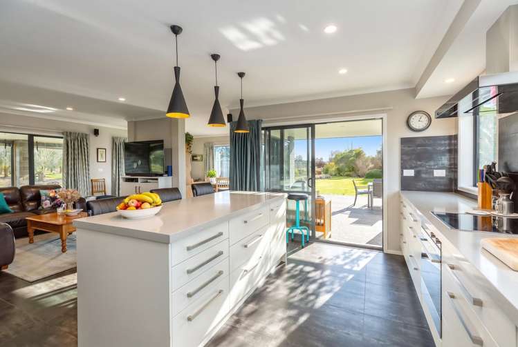 244 Dakins Road East Taratahi_42