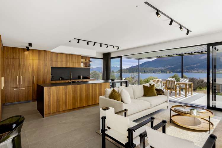 513 Peninsula Road Kelvin Heights_8