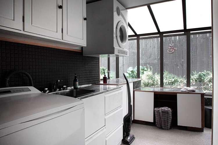 34 Seacliffe Road Hillsborough_28