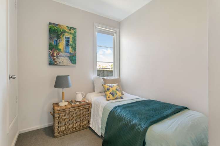 216a Riverside Avenue Point England_11