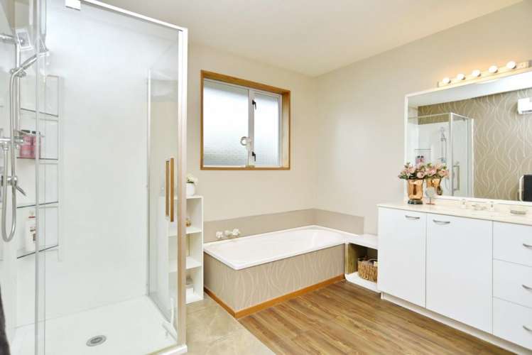 2/66 Dunedin Street Redwood_14