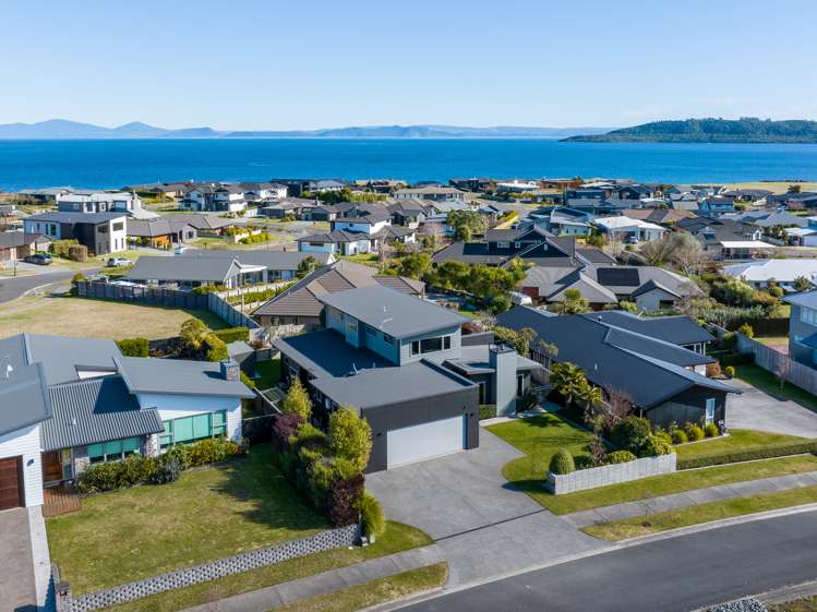 19 Ernest Kemp Rise Wharewaka_36