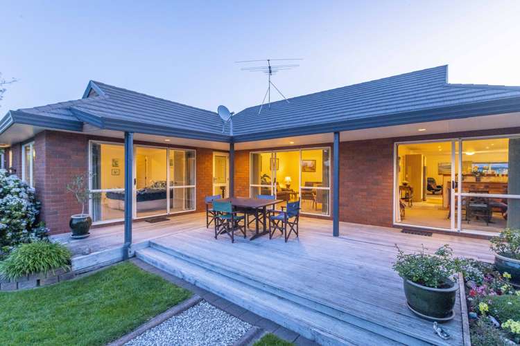 9 Lorna Irene Drive Raumati South_11