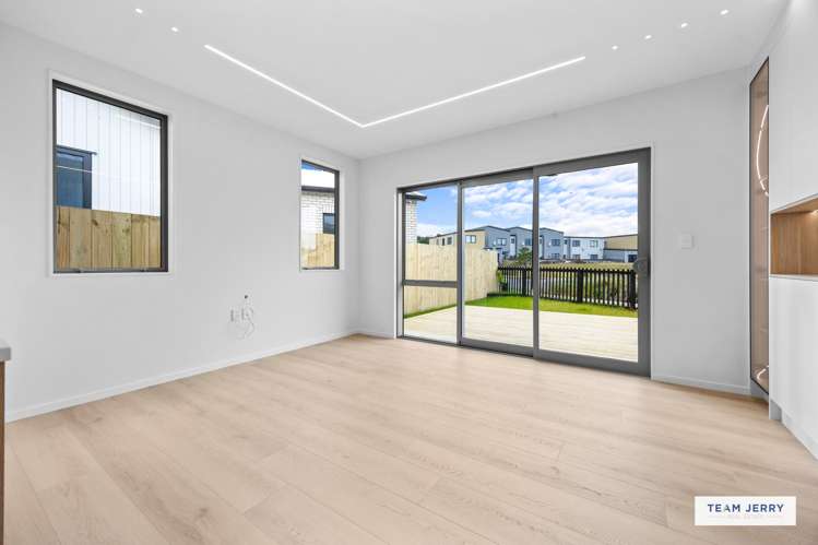 44 Furlough Road Opaheke_10