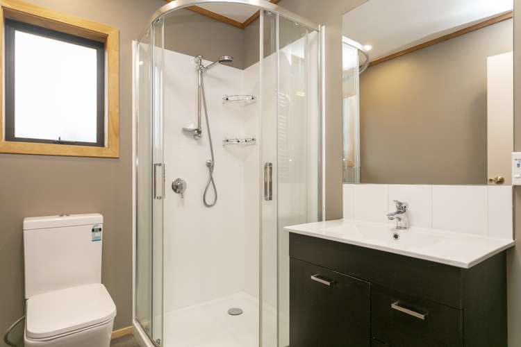 1 Boundary Road Waipahihi_10