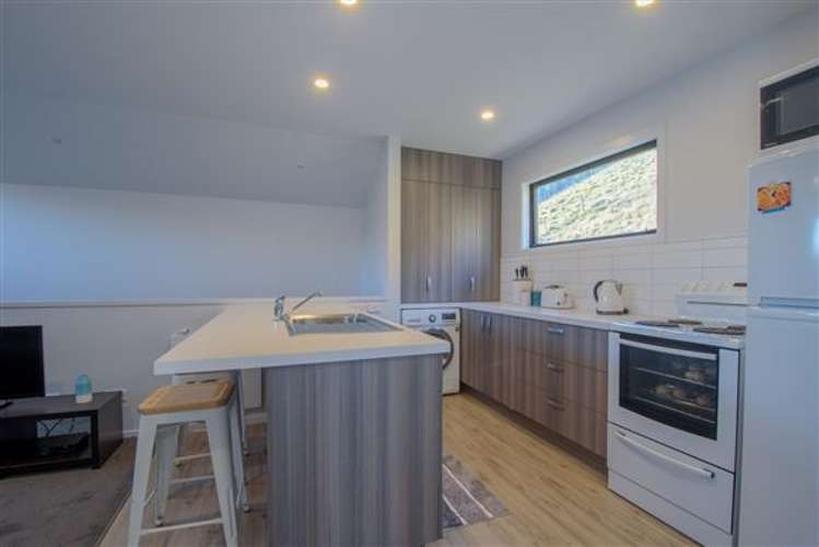 68 Myles Way Lower Shotover_24