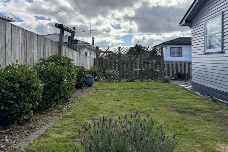 2/8 Hinemoa Avenue Taupo_15