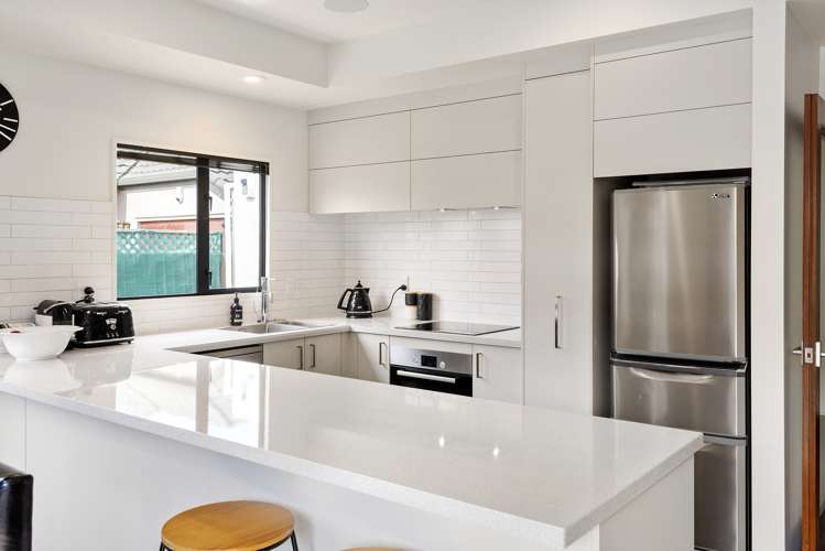 2/118 Innes Road Saint Albans_6