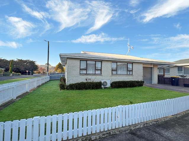 PAHIATUA - 2 BEDROOMS