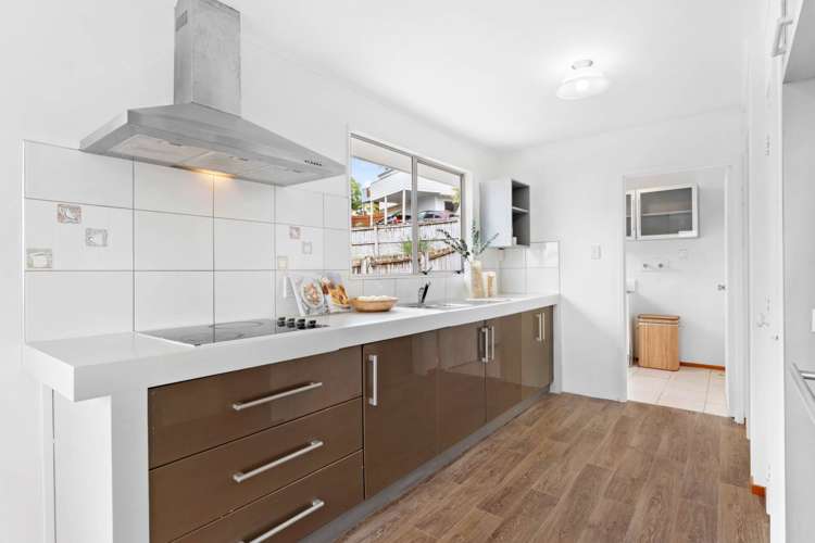 1/18 Theban Place Totara Vale_5