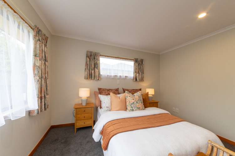 284 College Street West End_10