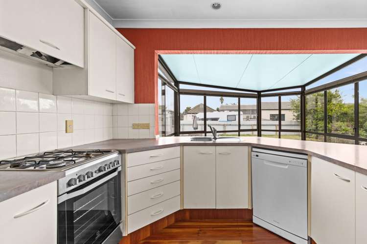 51 Riverbend Road Onekawa_2