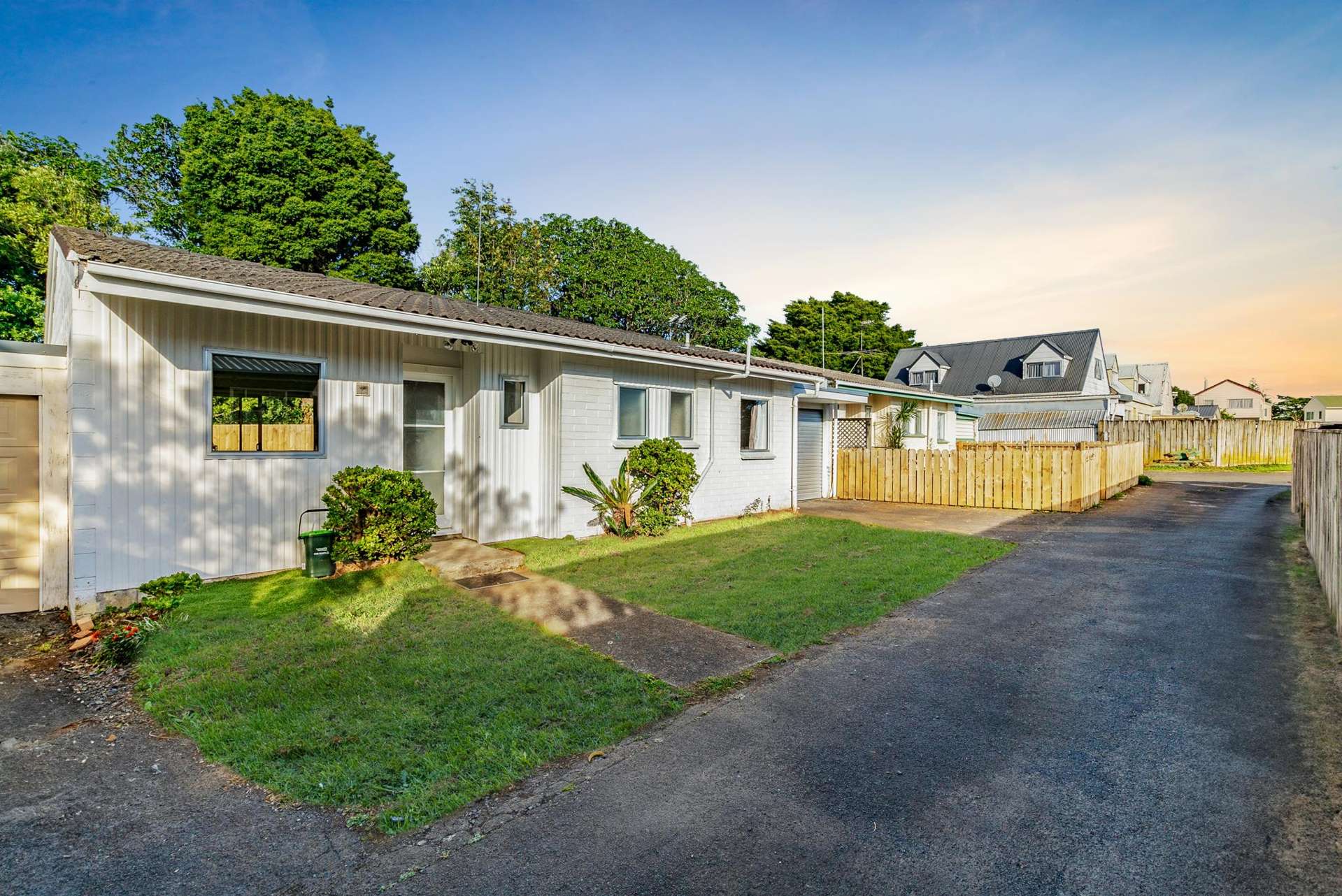 2/6 Thorn Place Papatoetoe_0
