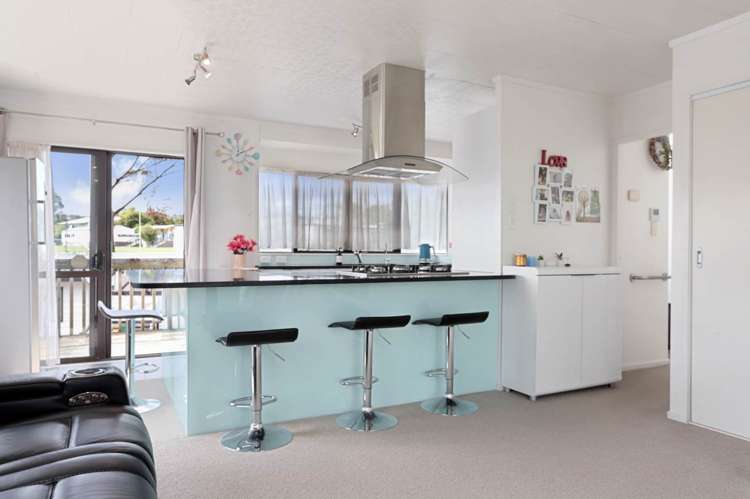 37 Meadowvale Rise Titirangi_6