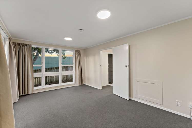 20 Grandison Crescent New Lynn_16