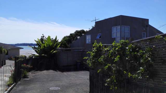 64 Spinnaker Drive Te Atatu Peninsula_2