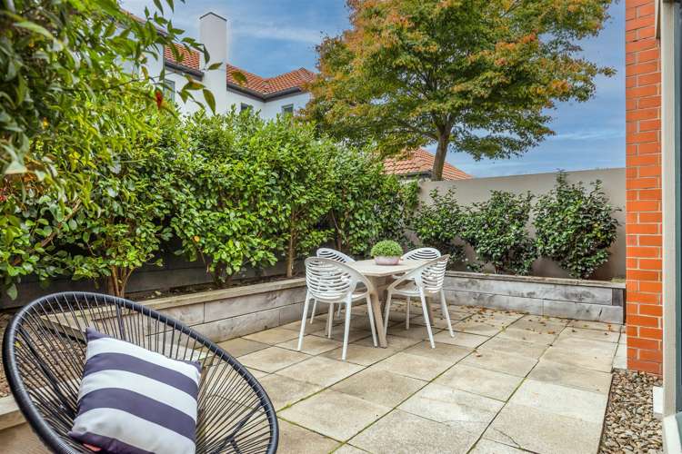 4/56 Hewitts Road Merivale_16