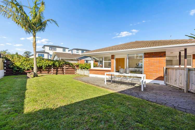 6 Rothwell Place Sunnyhills_10