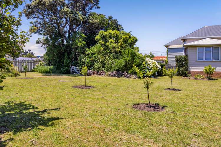 207 Egmont Street Patea_45