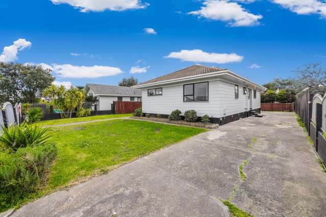 3 bedroom + 3 utilities fully renovated!!